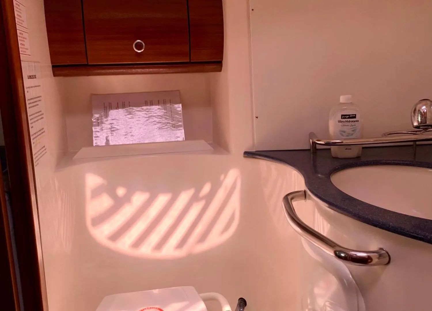 Hotel Sleep Aboard A Beautiful Sailboat In Lisboa Botel